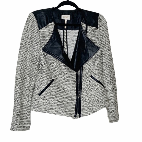 Laundry By Shelli Segal Jackets & Blazers - LAUNDRY by Shelli Segal mid length jacket. Size 8